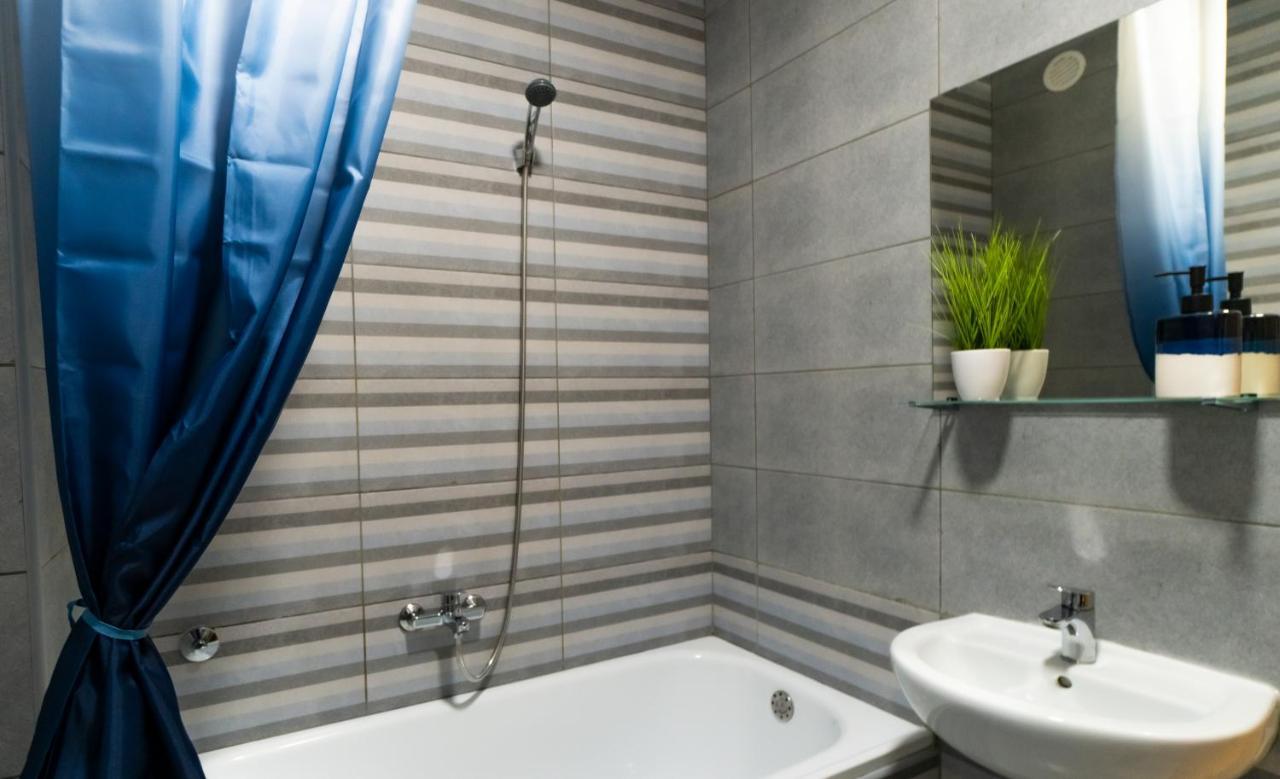 Central Fenix Apartment - Free Private Parking-Fast Wi-Fi Novi Sad Exterior foto